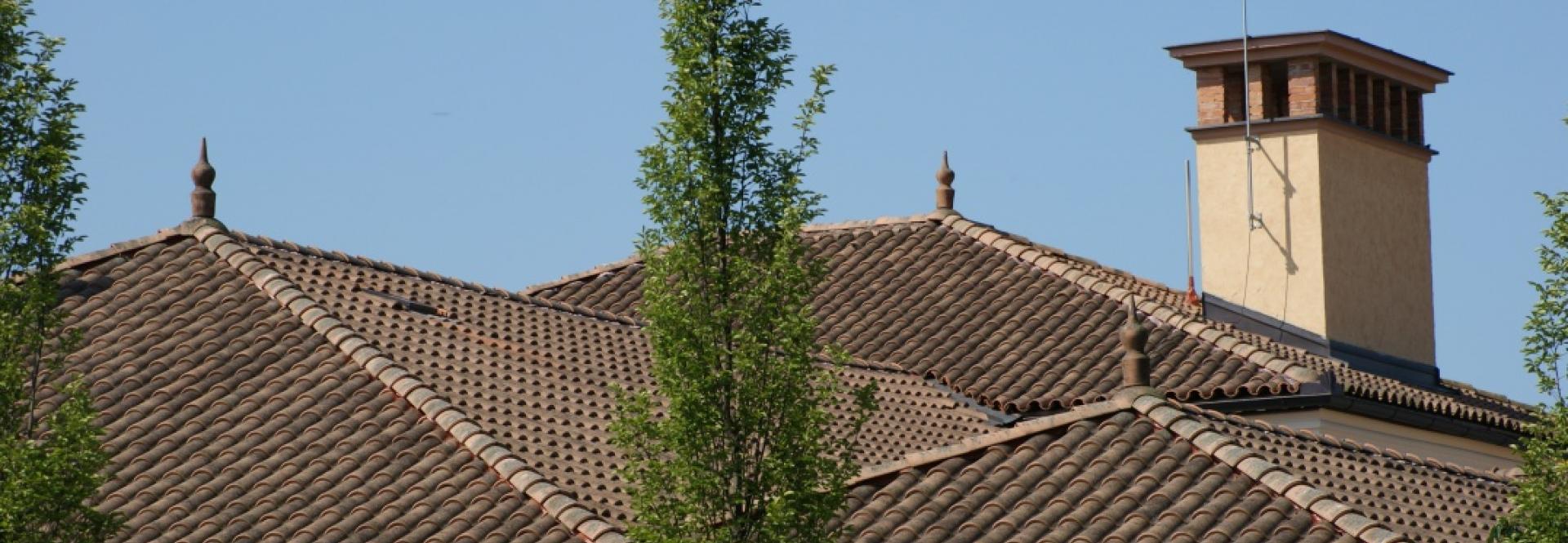 Tretia Galéria domy a strechy