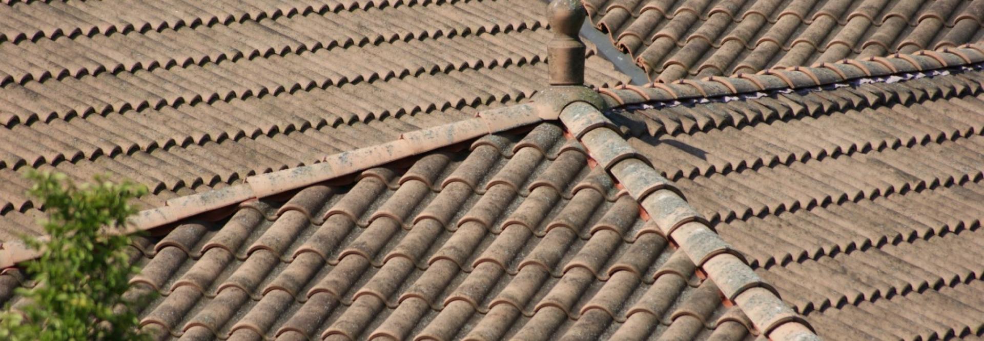 Tretia Galéria domy a strechy